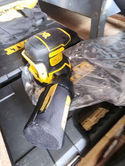 Firm Price 🛑 Dewalt 20v Xr round sander open box. Tool-Only precio firme 🛑