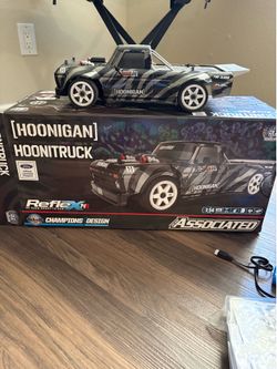 RC Car - Team Associated Reflex 14R Hoonitruck
