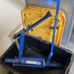 Louisville Slugger Blue Flame Ultimate Pitching Machine