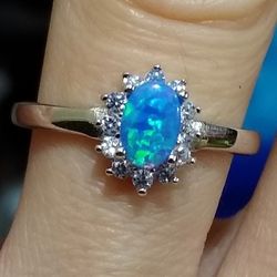 Just Beautiful 🆕 Fire Opal Halo 😇 Sterling Silver Ring 💍 SIZE 5! 🔥