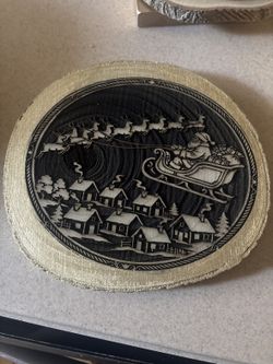 Santa's Sleigh Laser Engraved Wood Slice – Christmas Decor (Gold)