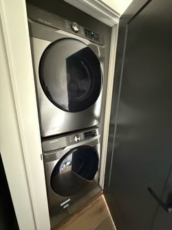 Samsung Smart Stacked Washer & Dryer Set – Gray