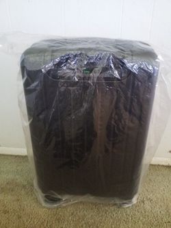 BRAND NEW TRAVELER LUGGAGE ( LUXE/BLACK )