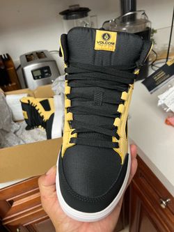 Composite toe shoes