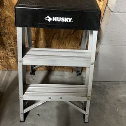 HUSKY 2 Step FOLDING ALUMINUM STEP LADDER 