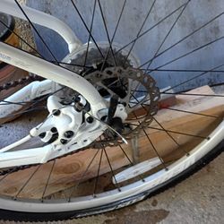 Fuji Rd Bike 24 Speed Aluminum  175