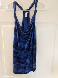 Hand ten medium tank blue