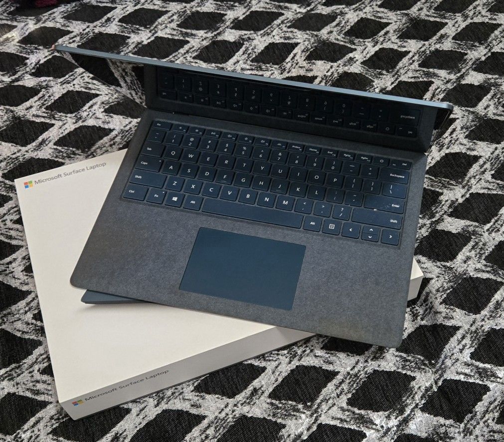 Microsoft Surface Laptop 2