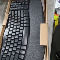 [New] Logitech Wave Keys MK670 Combo