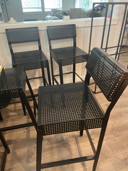 Set of 4 metal bar stools