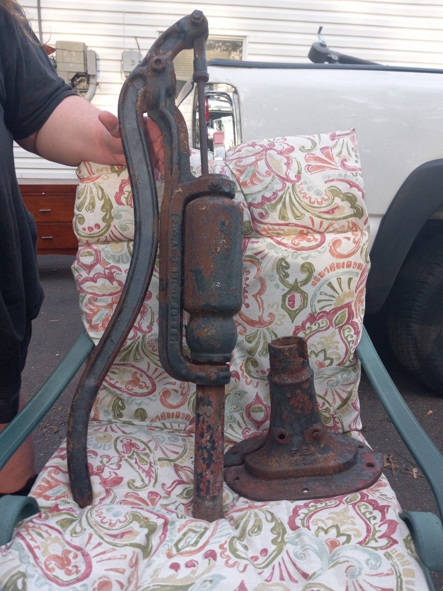 Antique Water Well Hand Pump. Made By The F.E. Myers & Bro. Co. Ashland,Ohio. USA