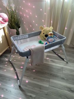 Guava Baby Bassinet and play yard for travel