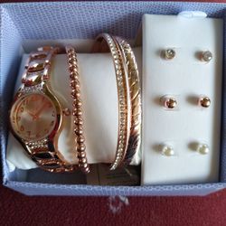 Jaclyn Smith Ladies Rose Gold Tone Bracelet Watch with Bangle and Earring Set