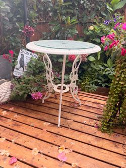 White Iron dining bistro table