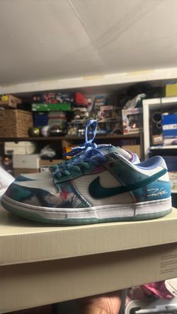 Nike Dunk Low “Futura” Size 11 Worn
