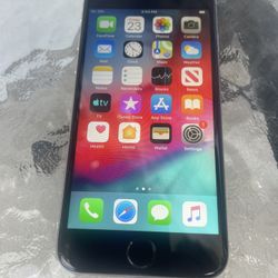 iPhone 8 64gb Unlocked And Reseted 