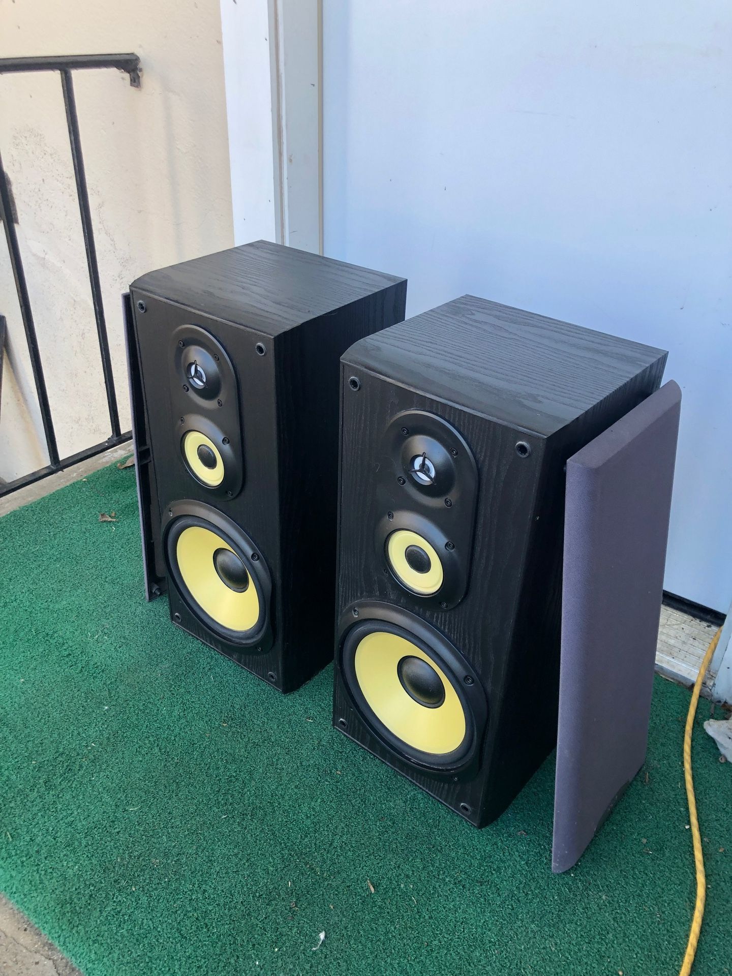Pair Of Sony Model Ss-mb350h Speakers