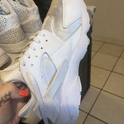 All 10.5s But The All Whites Are 12s But Run Small