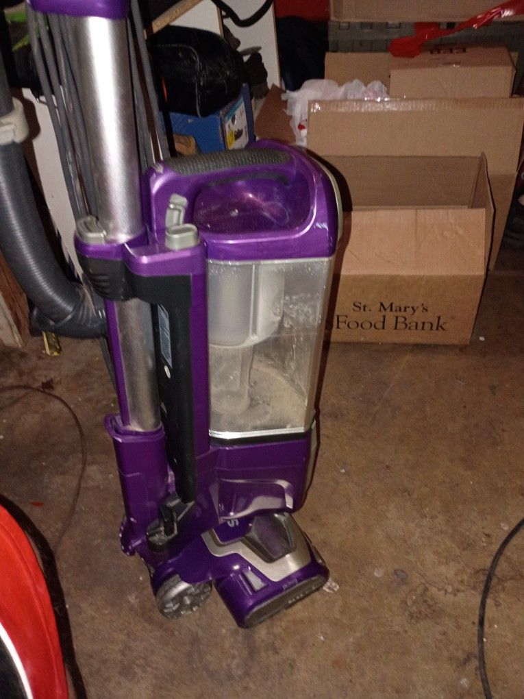 Shark Vacuum Cleaner 