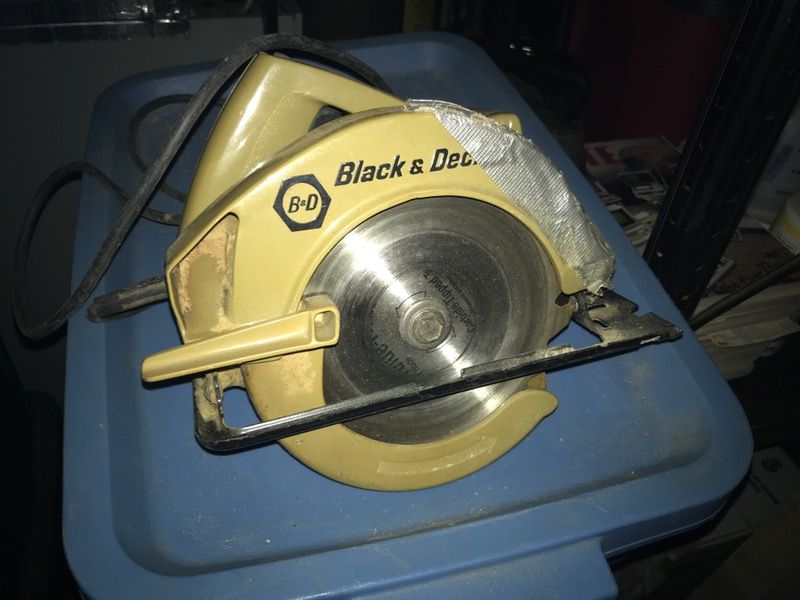 Black & Decker 7 1/4” circular saw 5300 RPM