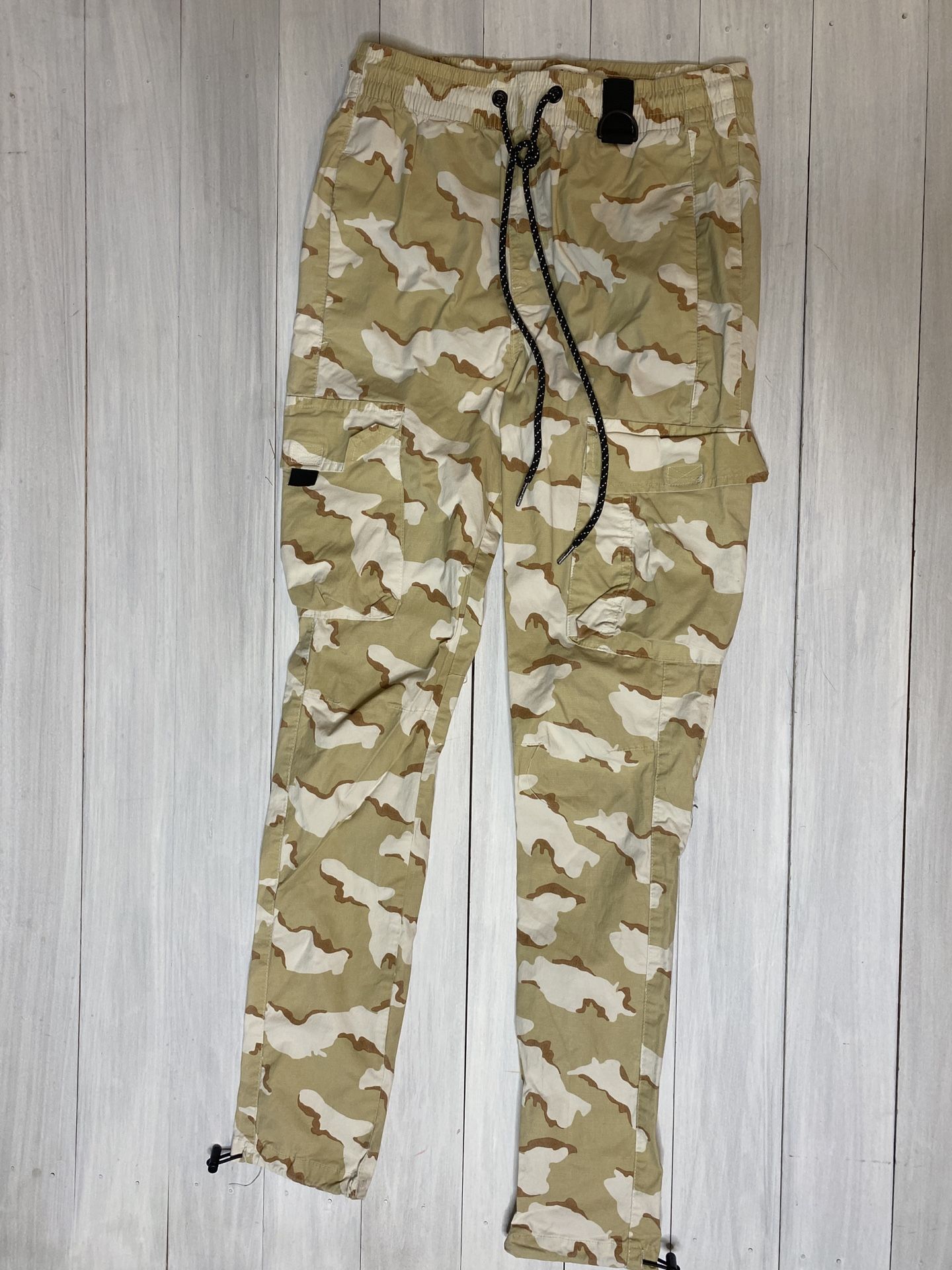 Men’s camo Pacsun cargo pants small