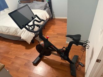 Peloton Bike – Excellent Condition – Current Gen Screen