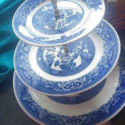 Vintage Blue Willow Cake Stand