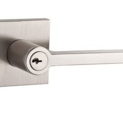 Reserve Square Collection Keyed Entry Door Lever with Contemporary Rose in Satin Nickel