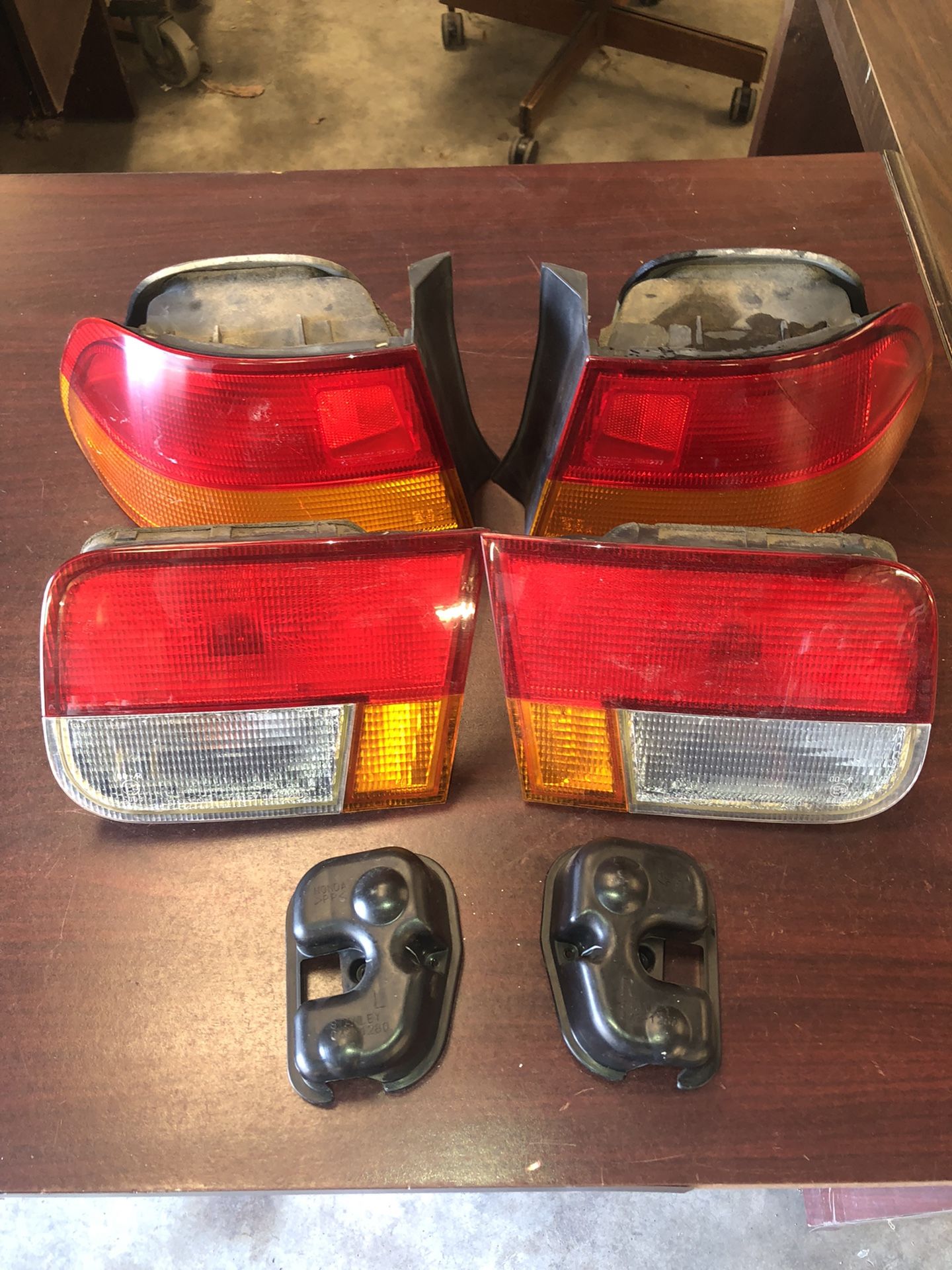 96-00 Honda civic Tail lights