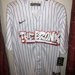 Mlb Nfl Nba Mls Yankees Jordan Nike Basketball Football Jerseys  New With Tags