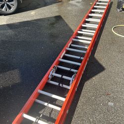 28’ LadderWerner Fiberglass Ladder 