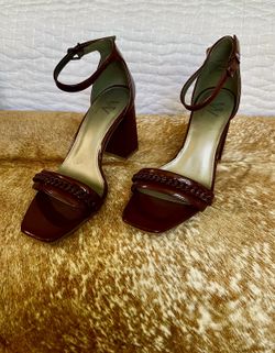 Women’s Heals size 7!