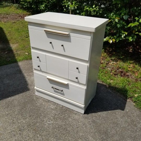 White Wood Medium Dresser Chest of 3 Drawers