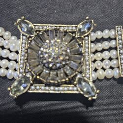 Vintage Heidi Daus Pearls and crystal necklace.