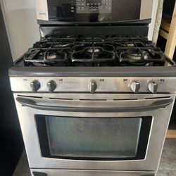 2 Gas Stoves 