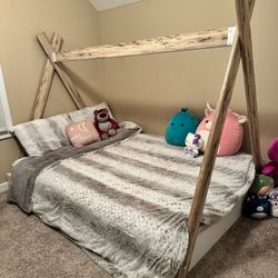 Double Bed w/frame and Mattress 