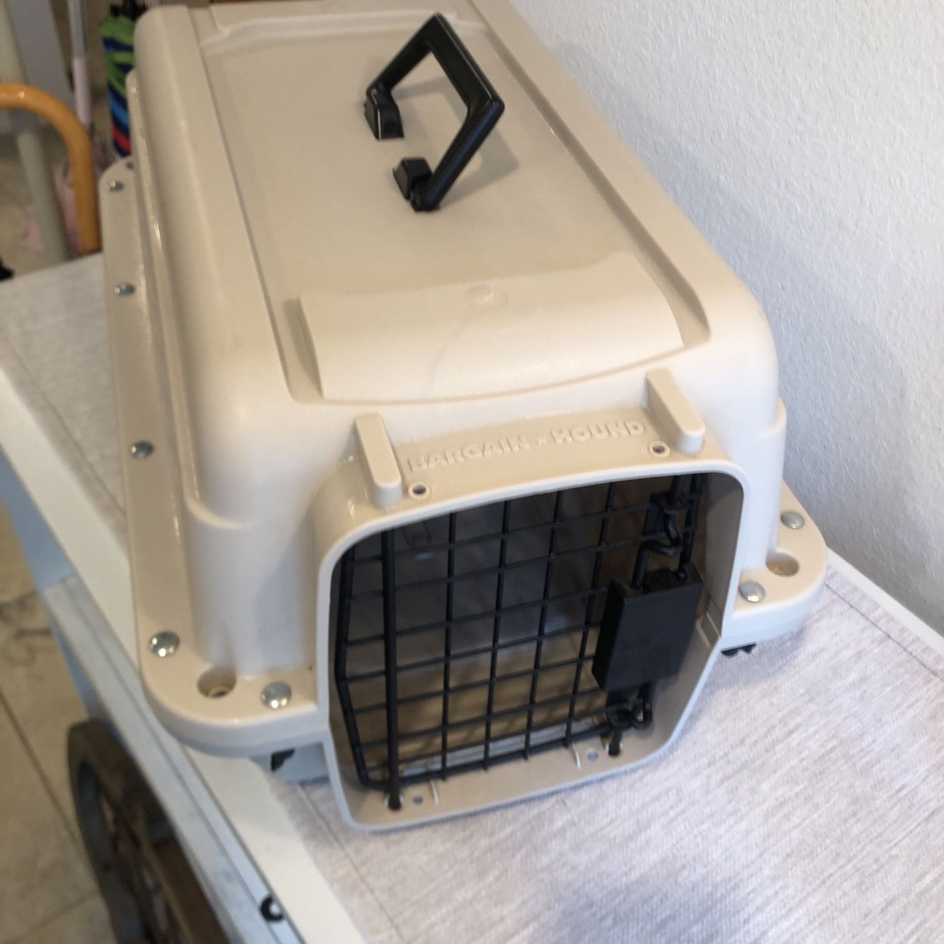 Bargain Hound Pet Carrier