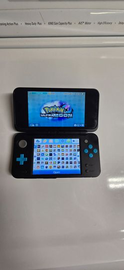 New 2DS XL, 200+ Games, Stylus, Charger, Pokemon Bank
