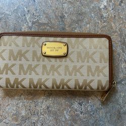 Michael Kors wallet NWOT