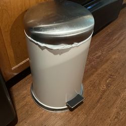 Step Trash Can