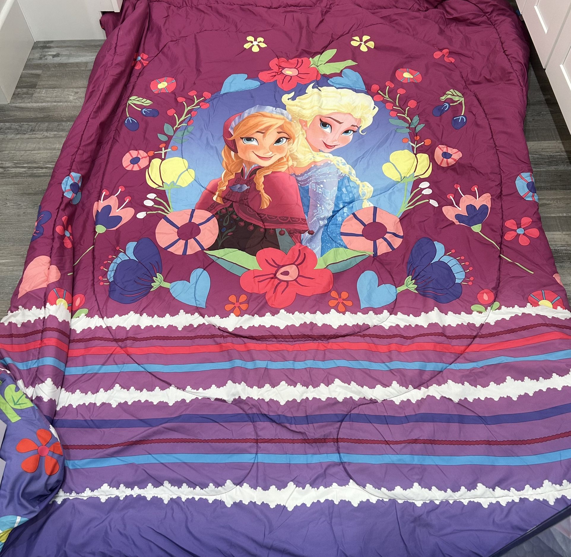 Disney Frozen Reversible Comforter