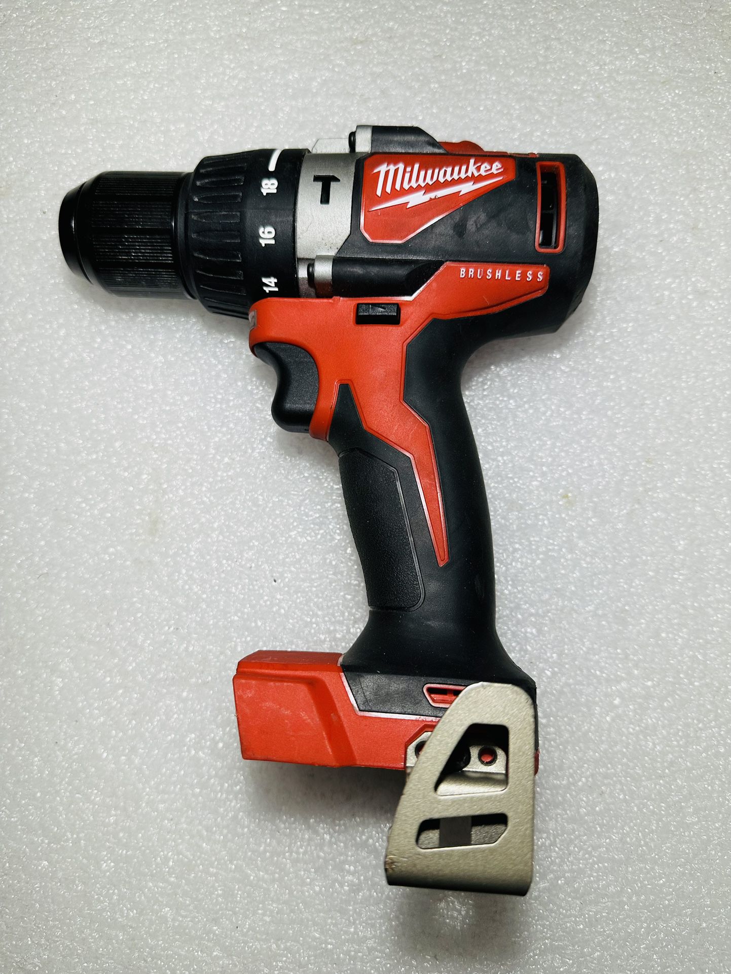 Milwaukee 2902-20 M18 18V 1/2in Brushless Hammer Drill/Driver (Tool Only)