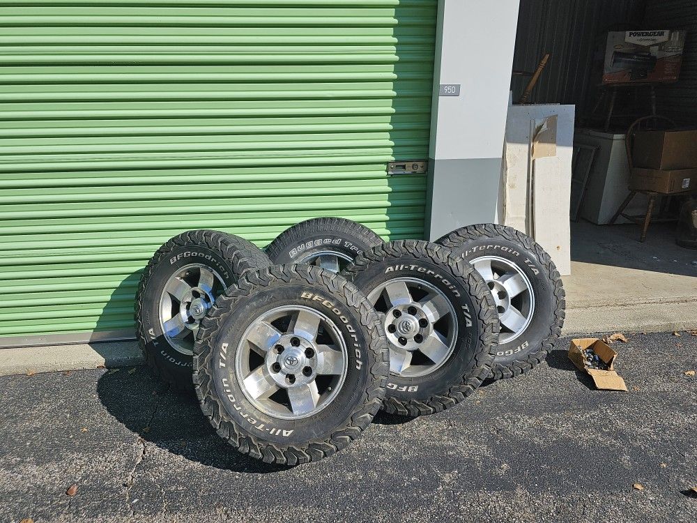 16" Wheels, 16"  OEM Toyota FJ Cruiser 2008