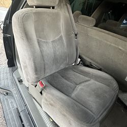 04 Suburban front seats Tahoe Yukon Silverado Sierra