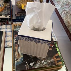 Tissue Holder