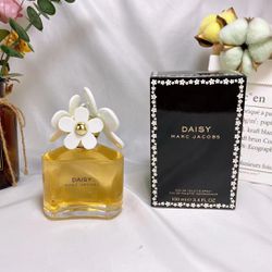 Daisy perfume brand new