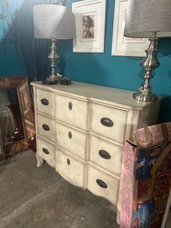 Lexington 3 drawer dresser