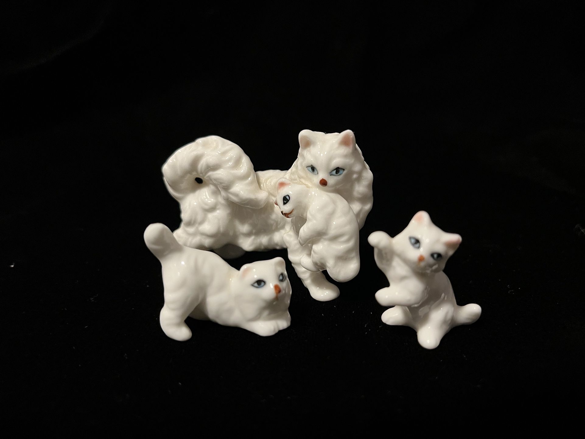 Vintage Miniature Bone China White Cat With Kittens (3 Pieces)