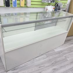 retail showcase white with light used