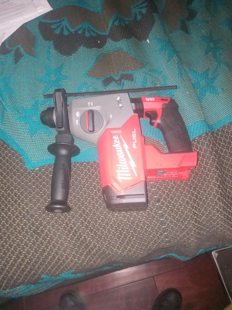 New Milwaukee M18 Fuel Rotary Hammer Drill Tool Only